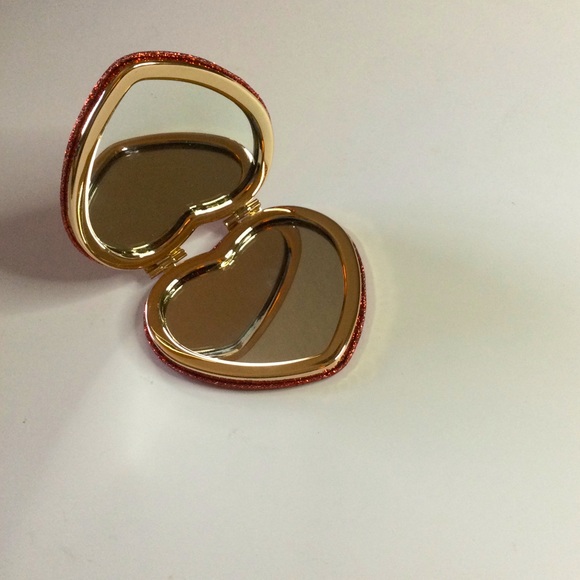 JUICY COUTURE RED GLITTER HEART COMPACT MIRROR NEW - Picture 6 of 7